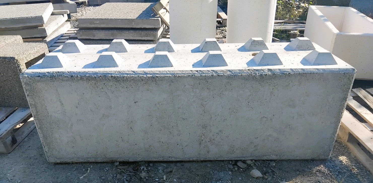 Bloc din beton tip lego 180x60x60 cm :: www.nprefabricate.ro